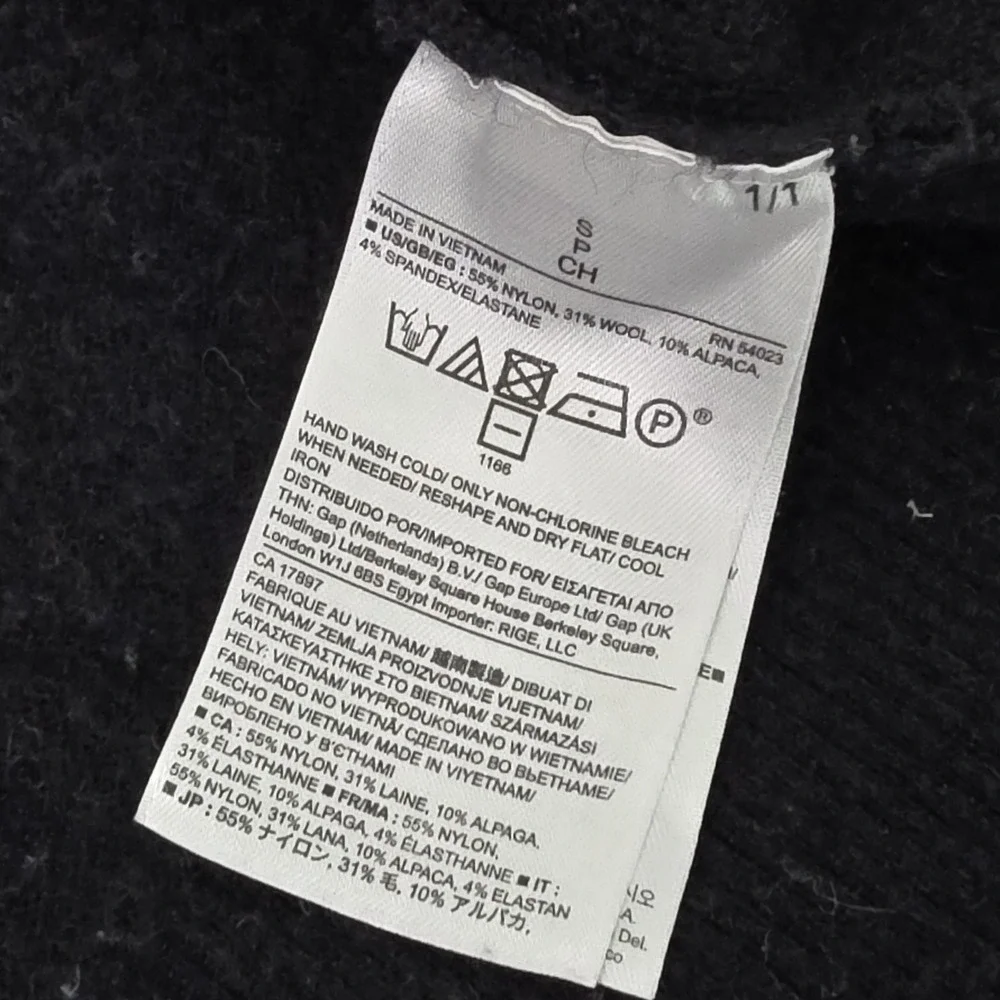 Banana Republic brand banana